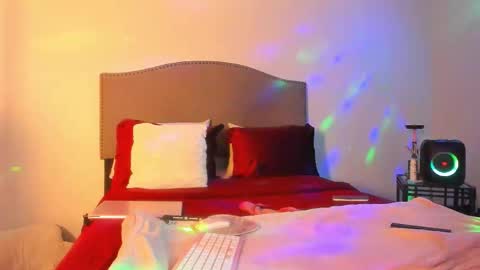 Yaya online show from December 1, 2025, 3:22 am