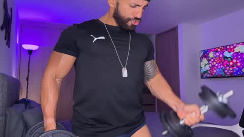 Snapshot of samdornan chatting on January 11, 2025, 3:52 pm Sam Dornan online show from January 11, 2025, 3:52 pm