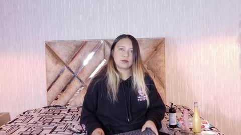 Snapshot of sami_1_8 chatting on May 1, 2026, 5:01 am Samy online show from May 1, 2026, 5:01 am