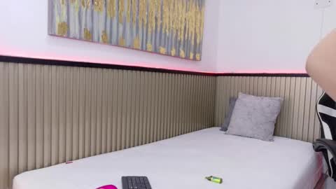 Samanta online show from February 8, 2026, 7:39 pm