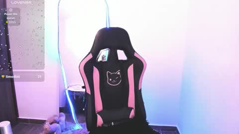 samiacooper25 online show from October 21, 2025, 11:00 am