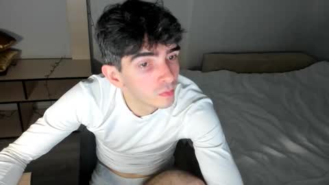 Snapshot of samiliken chatting on February 4, 2026, 4:24 pm Sam online show from February 4, 2026, 4:24 pm