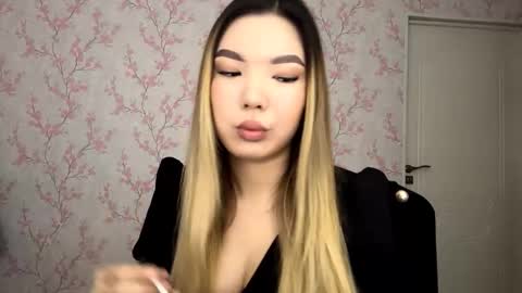 Snapshot of sammiesilvis chatting on February 17, 2026, 7:16 am Elina online show from February 17, 2026, 7:16 am