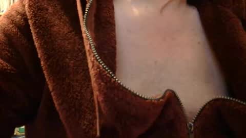 Sam online show from November 9, 2025, 10:52 pm