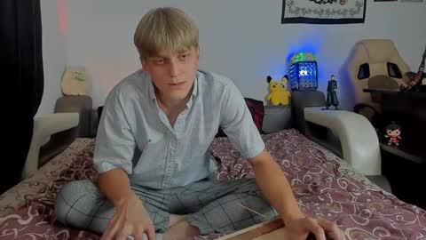 Sam online show from September 18, 2025, 12:40 pm