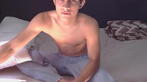 samuel_hills_ii online show from October 2, 2025, 3:08 pm