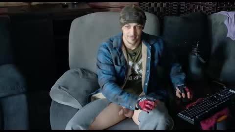 samueldixky online show from February 3, 2026, 8:36 pm