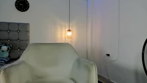 samxx_muscle online show from November 8, 2025, 1:11 pm