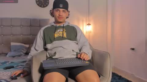 samxx_muscle online show from December 1, 2025, 1:49 pm