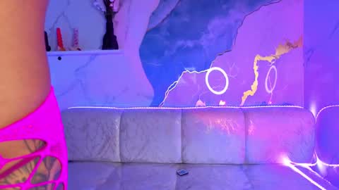 samykiuler_tp online show from November 14, 2025, 9:02 pm