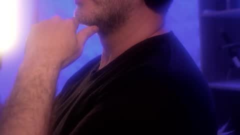 Sanders online show from November 8, 2025, 2:45 am