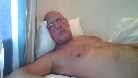 sandnesrune523 online show from October 13, 2025, 11:21 am