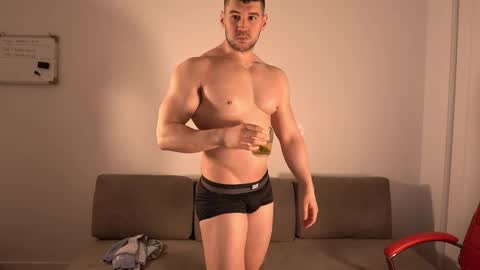 Sandow online show from March 12, 2026, 9:54 pm