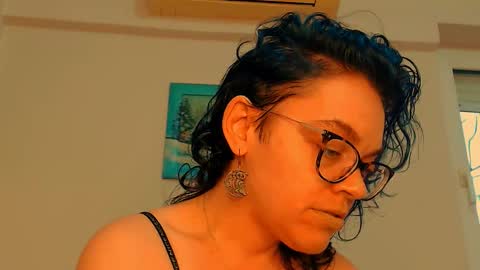 Sandra online show from February 24, 2026, 4:27 pm