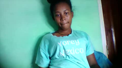sandra1253099 online show from April 23, 2026, 5:19 am