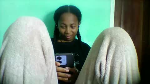 sandra1253099 online show from May 5, 2026, 7:22 pm