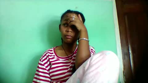 sandra1253099 online show from May 16, 2026, 6:43 am