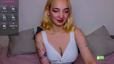 Snapshot of sandra_bell_ chatting on September 19, 2025, 4:07 pm Sandra online show from September 19, 2025, 4:07 pm