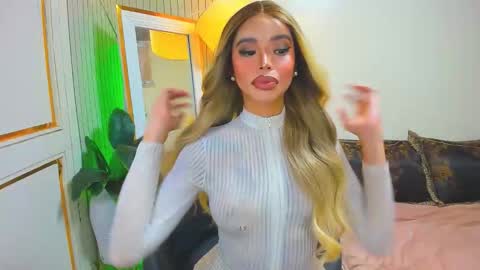 Sandra Hornball online show from December 20, 2025, 2:02 pm