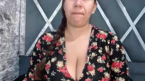 sandraclarkx69 online show from February 5, 2025, 12:06 pm
