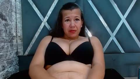 sandraclarkx69 online show from February 12, 2025, 12:12 pm