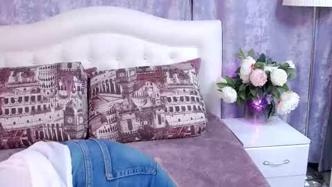 Sandra online show from December 22, 2025, 11:07 am