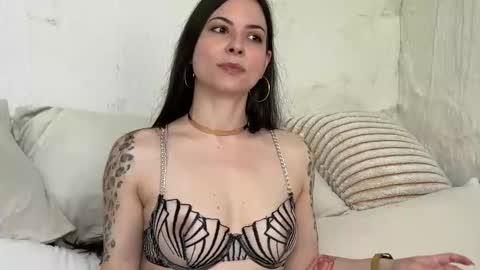 Sandra Schonherz online show from June 8, 2026, 11:43 am