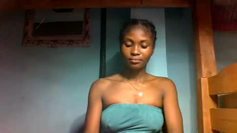 sandricaaa online show from March 13, 2026, 3:35 am