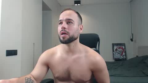 Snapshot of sandro_best chatting on April 1, 2026, 10:38 am DeAlex online show from April 1, 2026, 10:38 am
