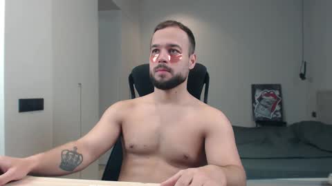 Snapshot of sandro_best chatting on April 17, 2026, 10:07 am DeAlex online show from April 17, 2026, 10:07 am