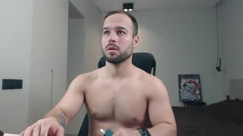 Snapshot of sandro_best chatting on April 25, 2026, 9:12 am DeAlex online show from April 25, 2026, 9:12 am