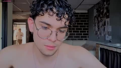 sandro_vitali online show from April 28, 2026, 9:09 pm