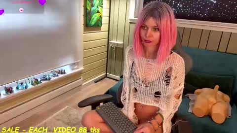 Snapshot of sandy_chris chatting on February 8, 2026, 7:34 am Sandy and Chris online show from February 8, 2026, 7:34 am