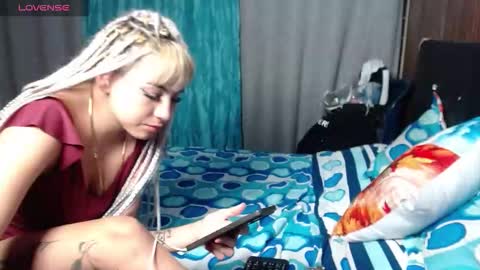 Snapshot of sandy_straw chatting on December 4, 2025, 6:01 am sandy_straw online show from December 4, 2025, 6:01 am