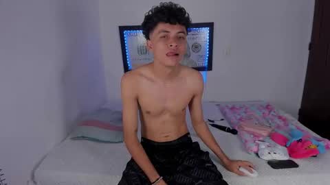 Snapshot of sandy_straw chatting on March 4, 2026, 5:08 pm sandy_straw online show from March 4, 2026, 5:08 pm