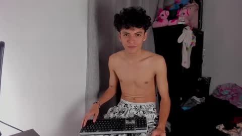 sandy_straw online show from April 1, 2026, 4:26 pm
