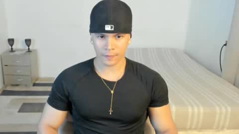 Snapshot of sant_wahlberg chatting on June 7, 2026, 1:32 am Sant online show from June 7, 2026, 1:32 am