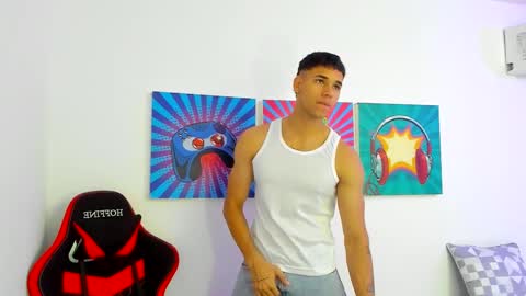 Snapshot of santana_maximo chatting on February 24, 2026, 1:09 pm Maximo Santana online show from February 24, 2026, 1:09 pm