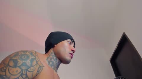 Santi Ferrer online show from November 9, 2025, 2:43 am