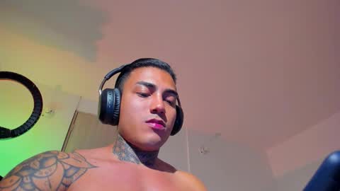 Snapshot of santi__ferrer chatting on February 12, 2026, 6:08 am Santi Ferrer online show from February 12, 2026, 6:08 am