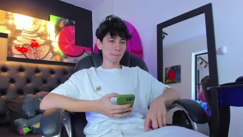 santi online show from January 15, 2025, 2:24 pm