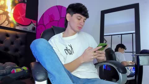 santi online show from February 28, 2025, 3:37 pm