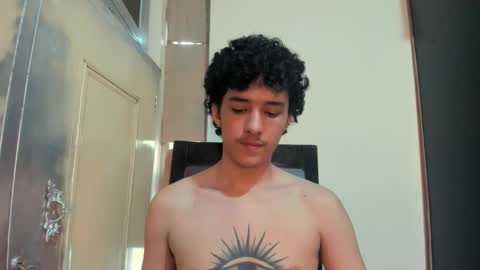 santi_twink19 online show from November 29, 2025, 9:29 pm