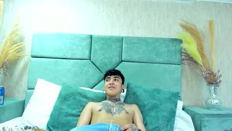 SantiAbader online show from December 23, 2025, 3:04 am