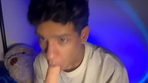 santi online show from December 3, 2025, 9:07 am