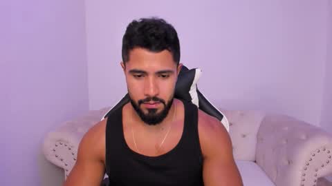 santiago_huntt online show from March 4, 2026, 8:59 pm