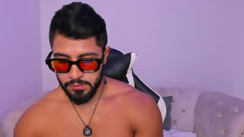 santiago_huntt online show from April 4, 2026, 12:35 pm