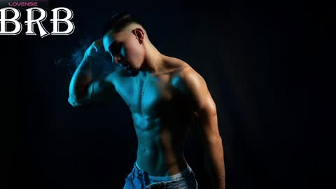 Snapshot of santin_seans chatting on May 30, 2026, 12:35 pm Santiago Seans online show from May 30, 2026, 12:35 pm