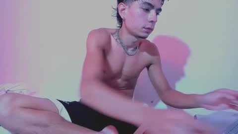 Snapshot of santy_0908 chatting on February 7, 2026, 10:13 pm santy online show from February 7, 2026, 10:13 pm