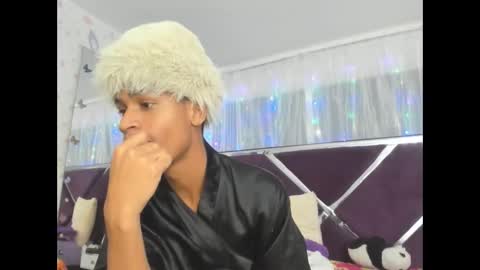 santy online show from November 10, 2025, 2:43 am